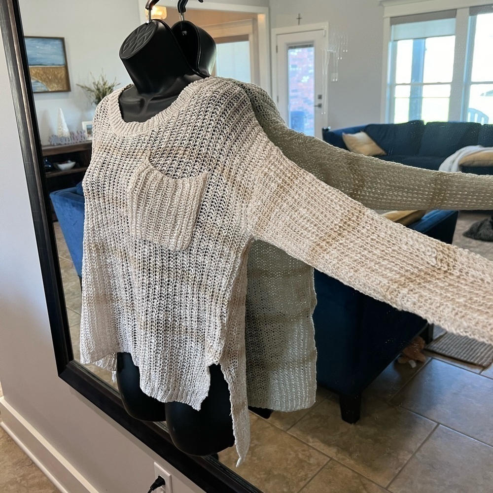 Miracle Sweater in Small EUC - Picture 6 of 7